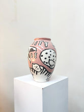 Cargar imagen en el visor de la galería, Jarrón gatos rosa curva