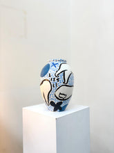 Cargar imagen en el visor de la galería, Jarrón gatos blue