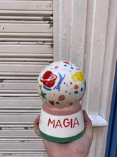 Cargar imagen en el visor de la galería, Bola mágica &quot;Tienes magia&quot; Color